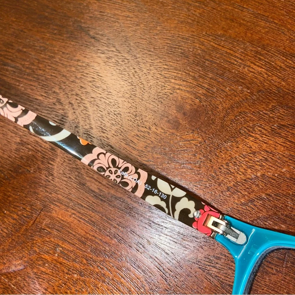 Vera Bradley prescription glasses and multi-color hard case classy traditional